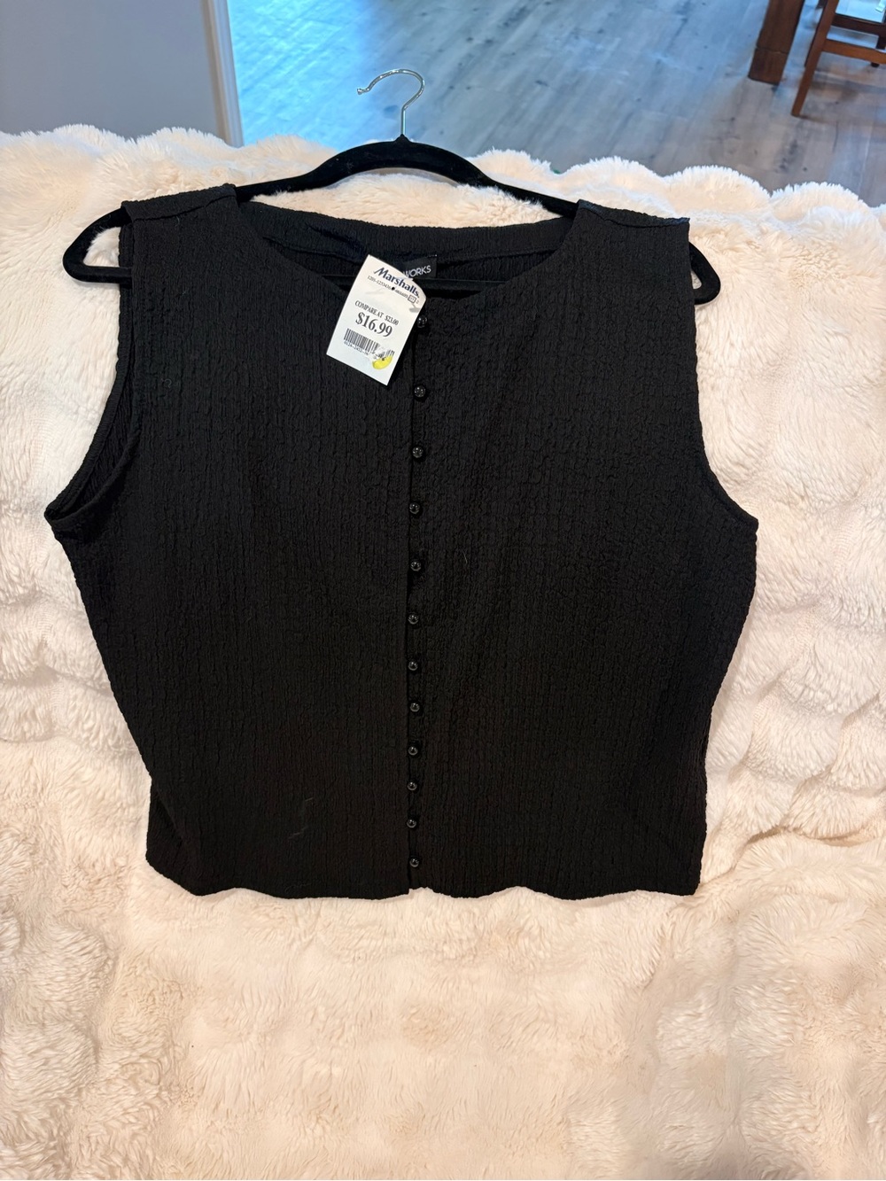 Classic Black Sleeveless Button-Front Top - Unknown Brand